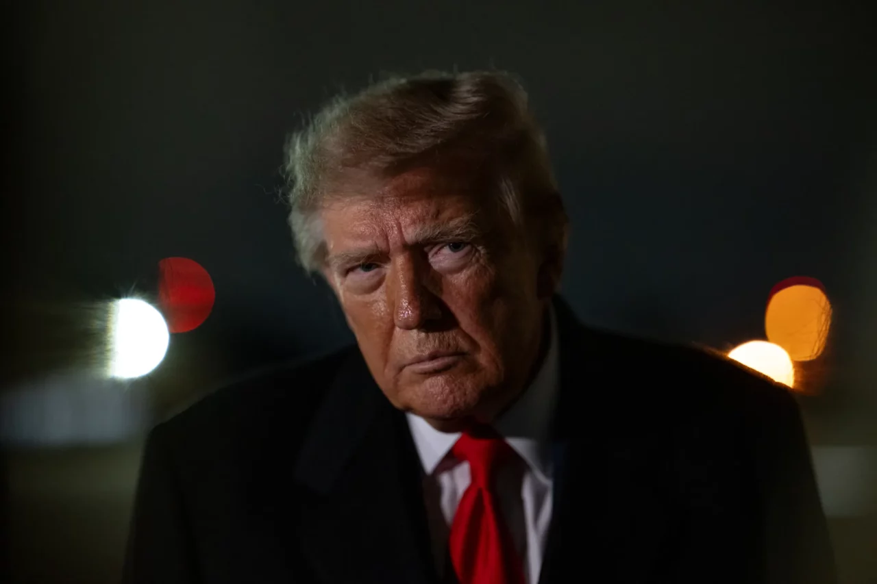 Revoltele franceze i-au atras atenția și lui Donald Trump: „Franța pare să fie un loc al naibii de bun pentru organizat revoluții”
