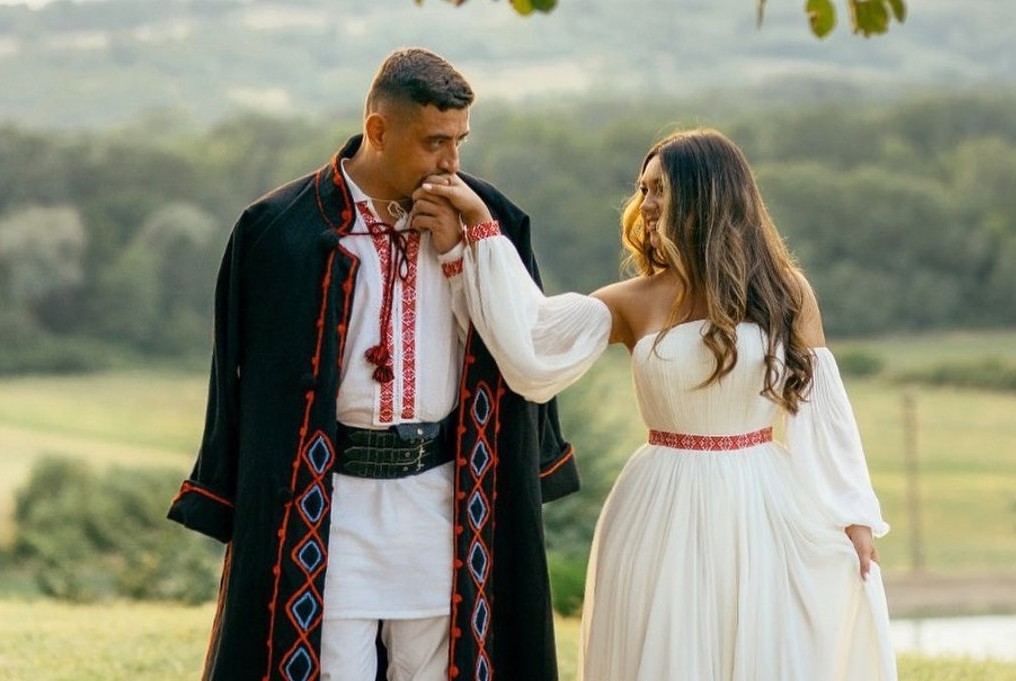 Soția lui George Simion a dezvăluit sexul bebelușului pe care se pregătește să îl aducă pe lume. Cum a ales să facă marele anunț