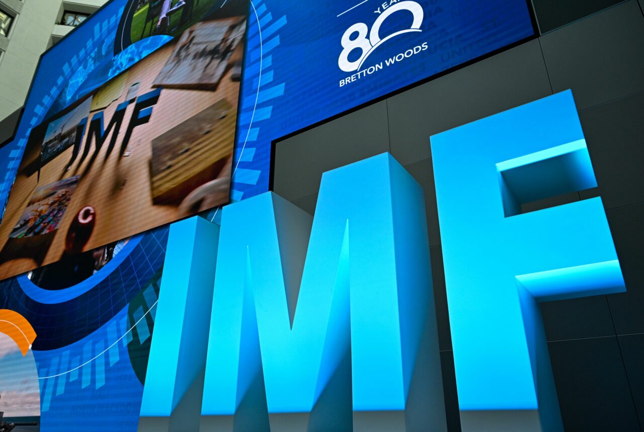 Financial Times: Marile economii se îndreaptă spre cel mai ridicat deficit bugetar de la pandemia COVID-19 încoace, avertizează FMI