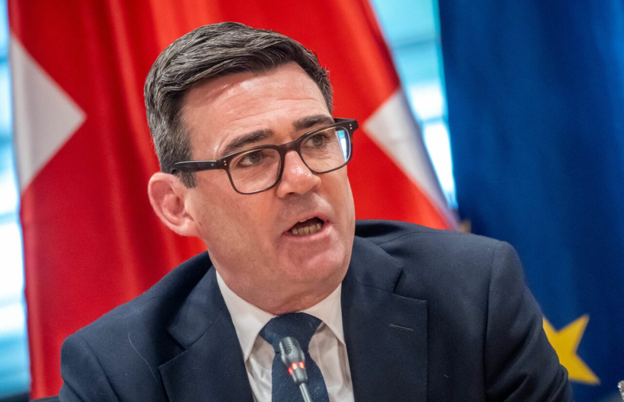 Premierul britanic Andy Burnham acuză că Rusia a intervenit în referendumul pentru Brexit