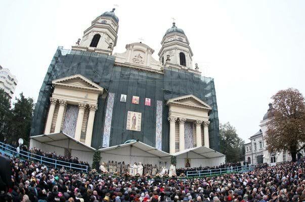 Când începe Pelerinajul la Sfânta Parascheva Anul acesta, vor putea fi cinstite și moaștele Sf Cuv Paisie de la Sihăstria