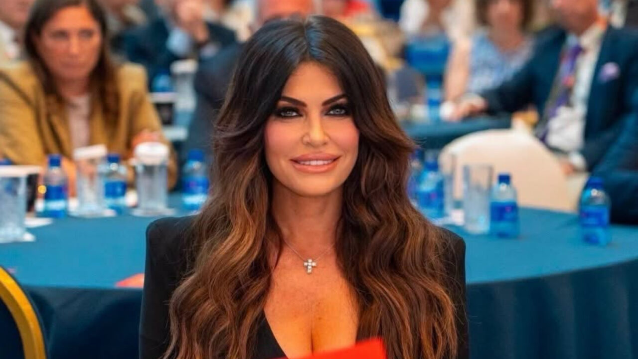 WSJ: Scandalurile se țin lanț de Ambasadoarea SUA în Grecia: Kimberly Guilfoyle i-ar fi cerut 100.000 de dolari unui donator al lui Trump, după ce i-ar fi promis intervenții la FBI, în justiție și la Fiscul SUA: „Toți îmi răspund imediat”