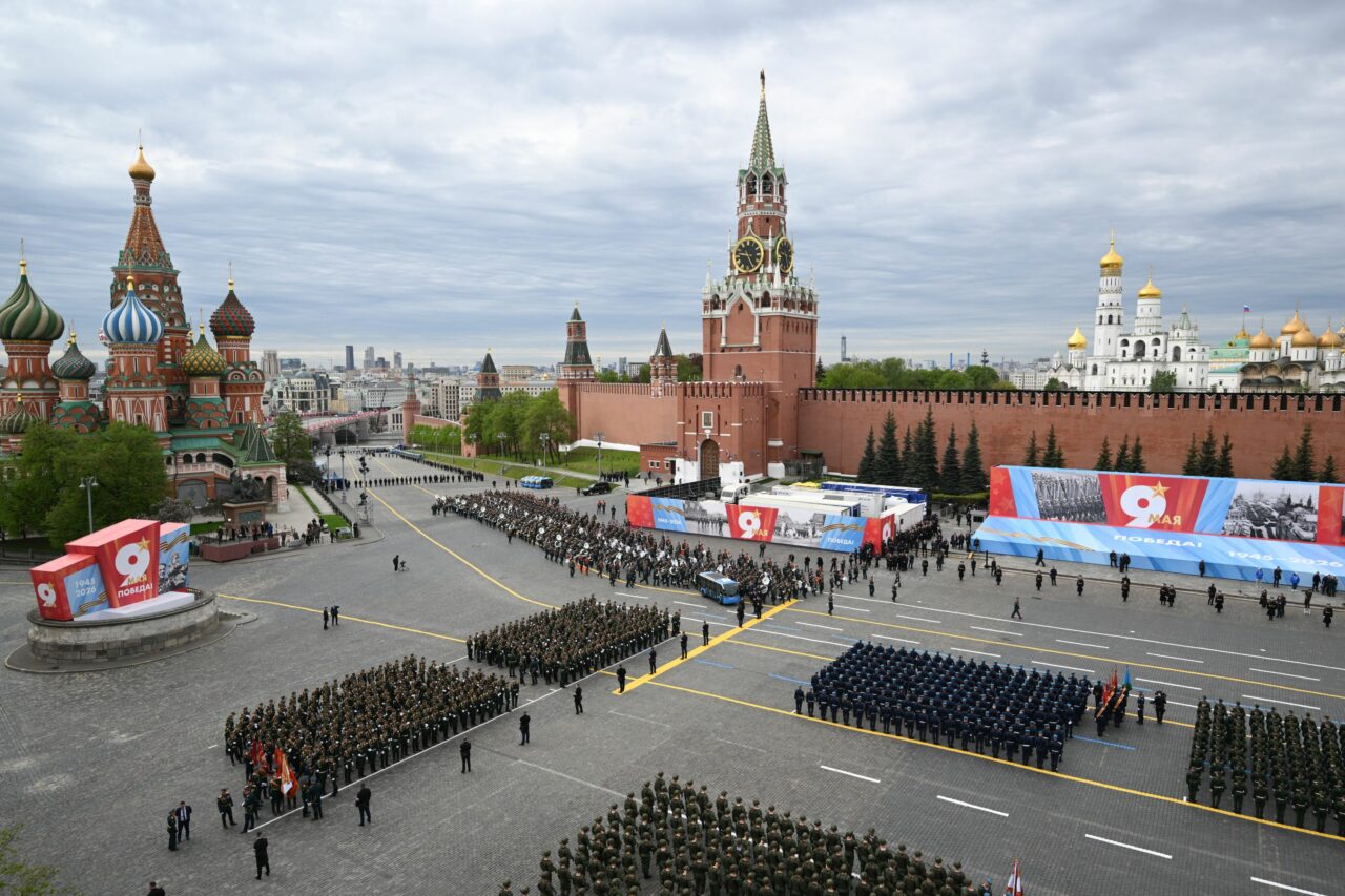 Bloomberg: Rusia se pregătește pentru un război de uzură de lungă durată cu Ucraina după ce cheltuielile militare au atins un nivel record în 2026
