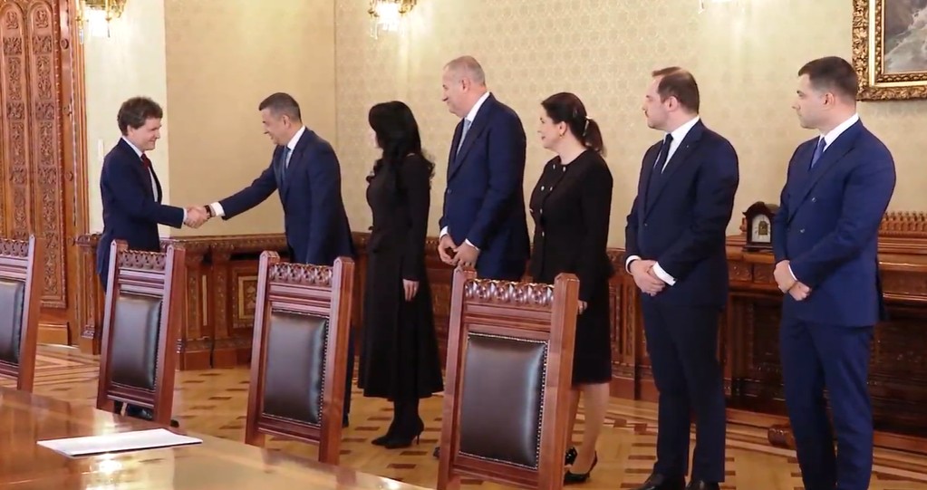 Au început consultările la Cotroceni pentru desemnarea unui nou premier. Nicușor Dan, față în față cu reprezentanții PSD. Programul complet al președintelui