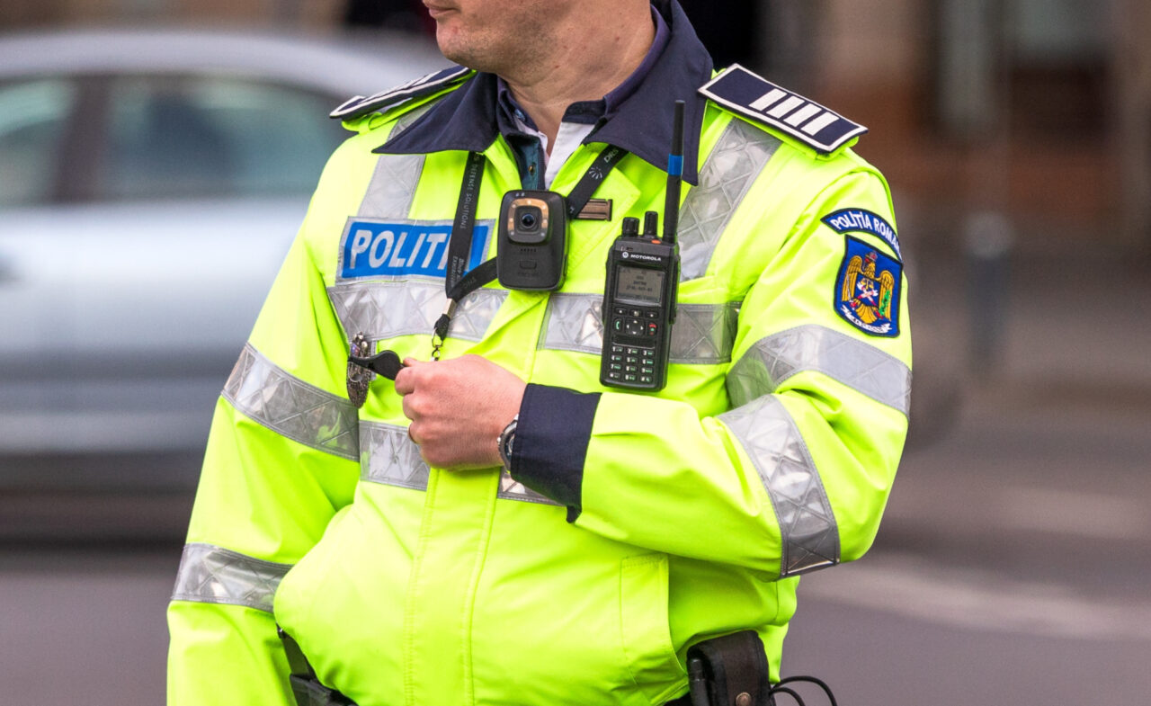 Polițiștii locali vor înregistra intervențiile. Cât timp sunt păstrate imaginile surprinse de bodycam