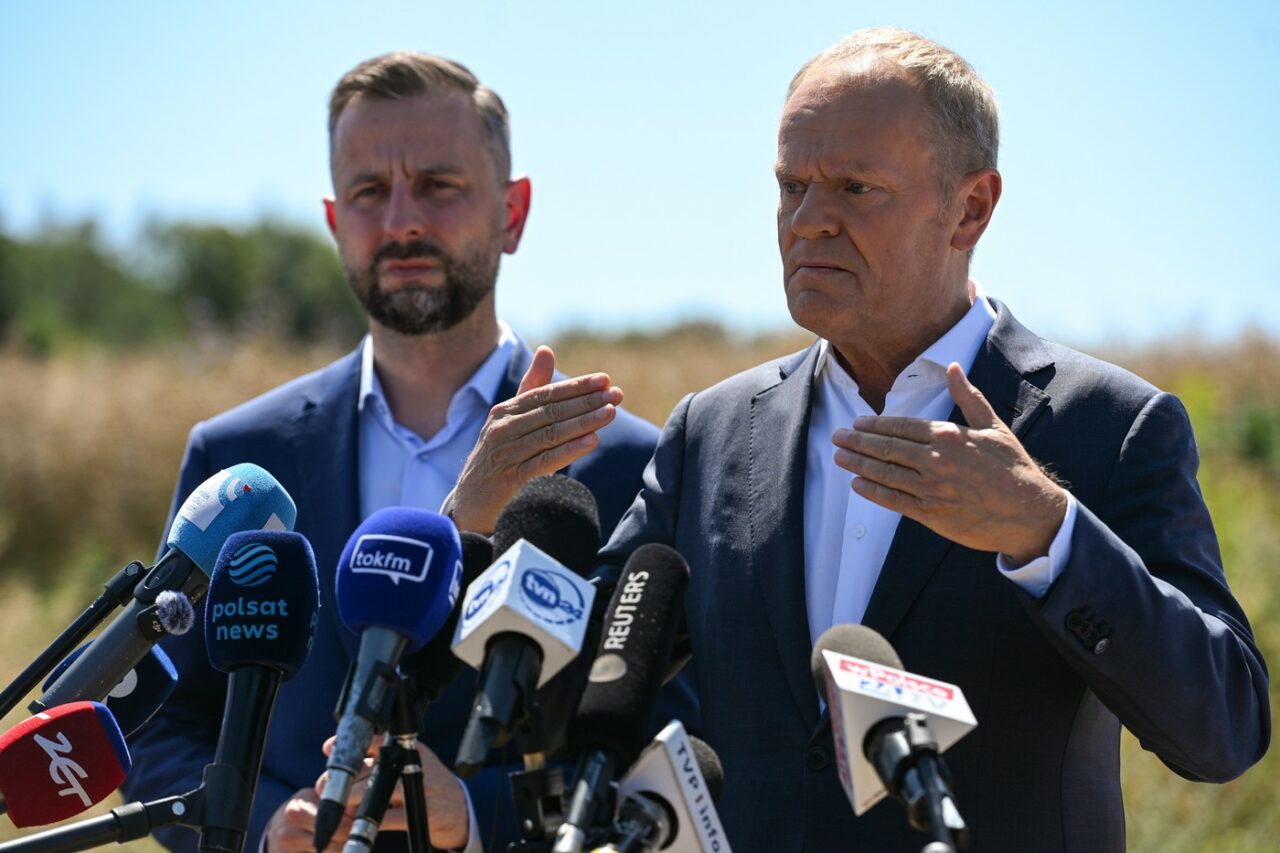 Alertă de atentat la vârful puterii din Polonia. Premierul Donald Tusk și ministrul Apărării, vizați de o posibilă asasinare. Serviciile secrete au fost mobilizate