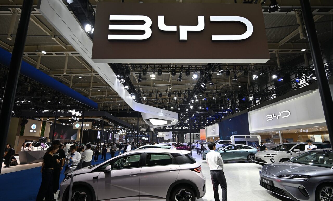 Vicepreședinta gigantului auto chinez BYD ajunge vineri în România. Compania caută locații noi pentru construirea a încă două fabrici