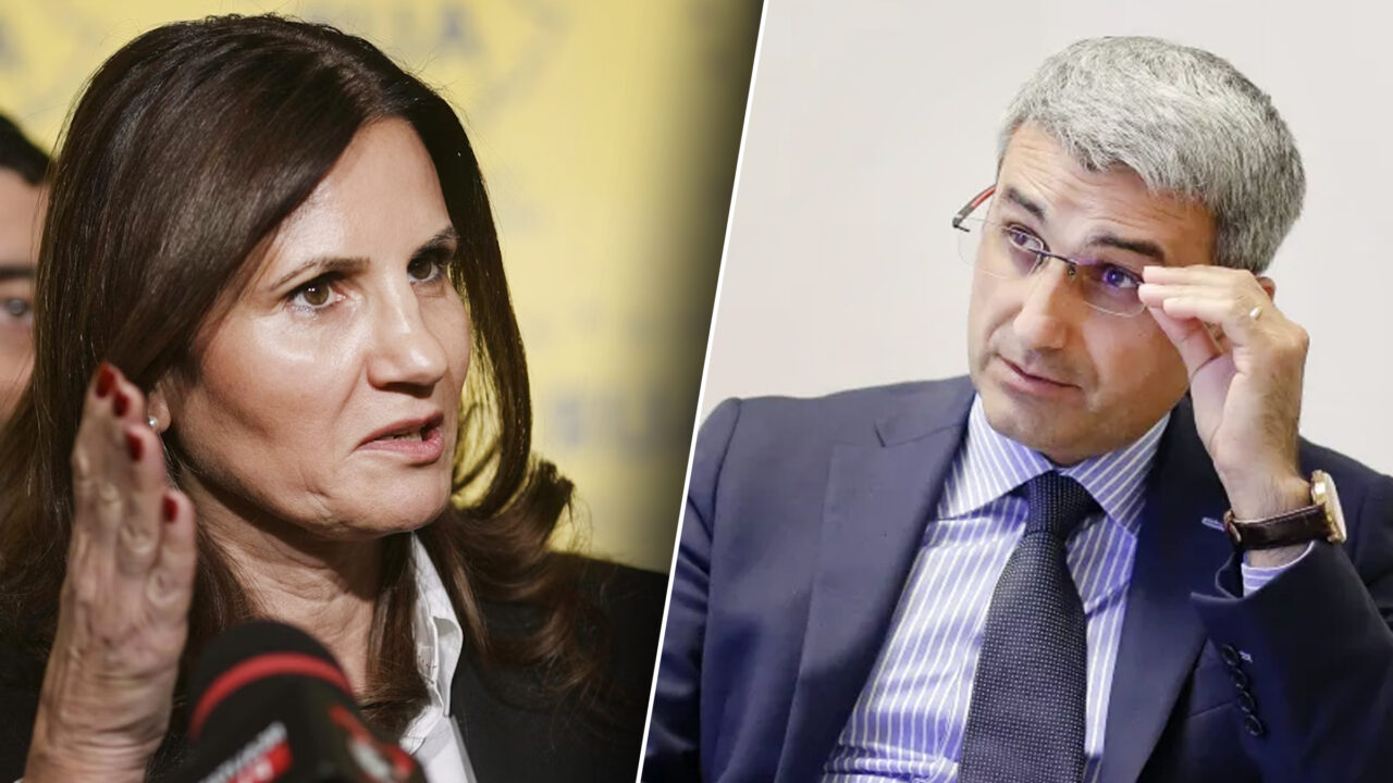 Robert Turcescu i-a compus un cântec Ancăi Alexandrescu. Acompaniat de chitară, îi răspunde în versuri, după ce a fost acuzat că se folosește de proteste pentru a-și vinde cartea cu Călin Georgescu