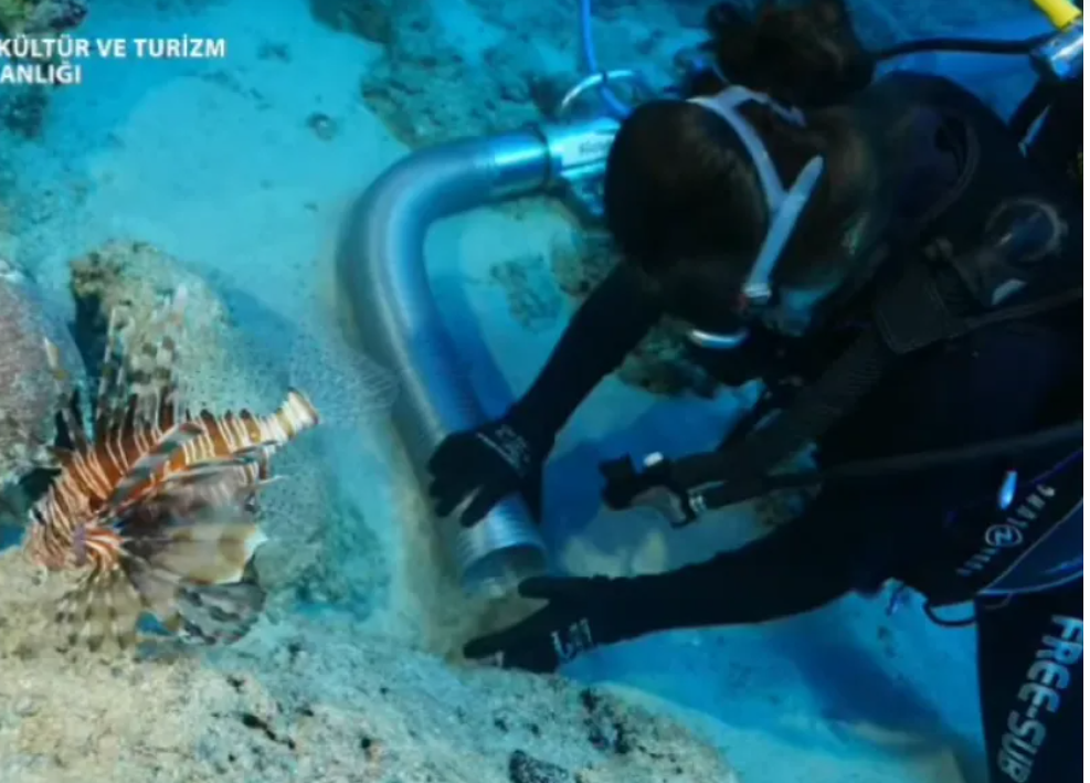 Descoperire arheologică lângă destinația preferată de turiștii români: A fost găsită o epavă cu amfore vechi de 4700 de ani