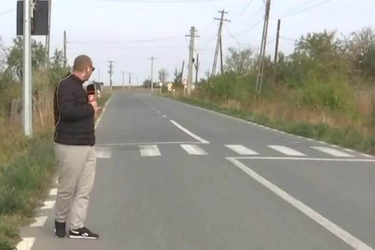 Așa arată trecerea de pietoni de 39.000 de lei care duce spre nicăieri. Se află într-un oraș mare din România