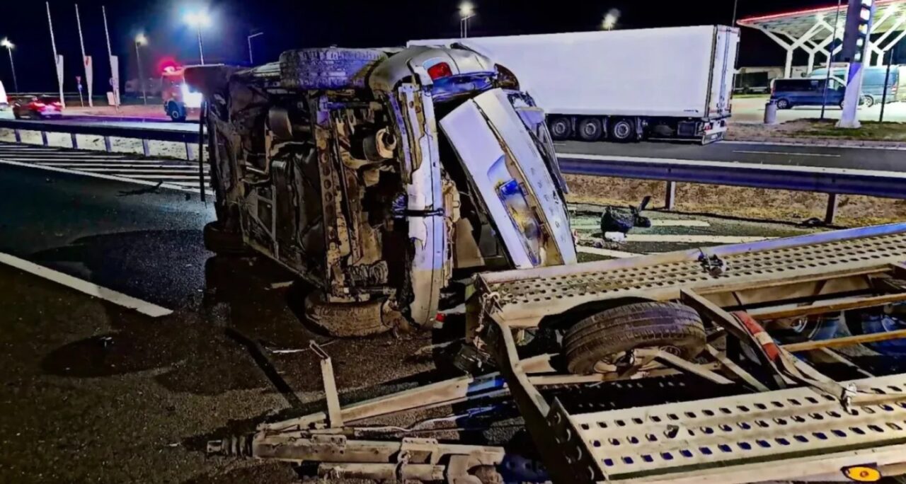 Accident în lanț pe autostrada A1. Cinci mașini implicate, 12 persoane afectate și șapte victime transportate la spital