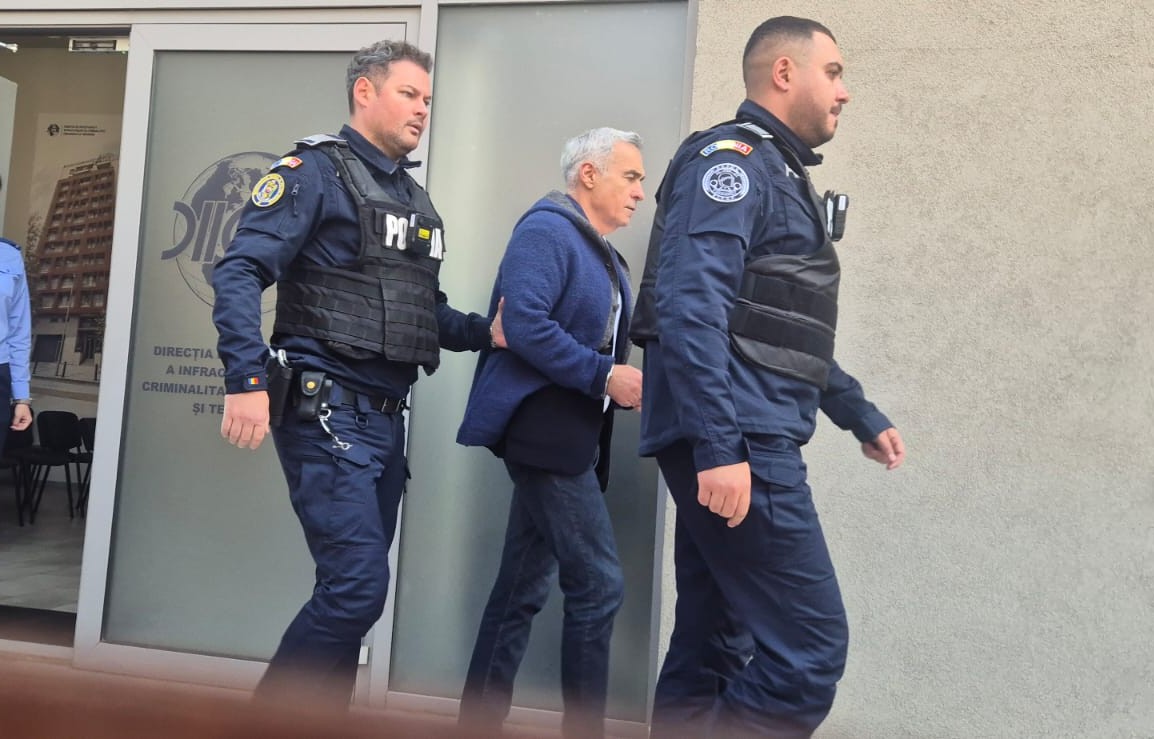 Un nou dosar penal pe numele lui Călin Georgescu. Se fac percheziții în acest moment la o firmă cu care ar fi colaborat. Ce acuzații noi îi aduc procurorii